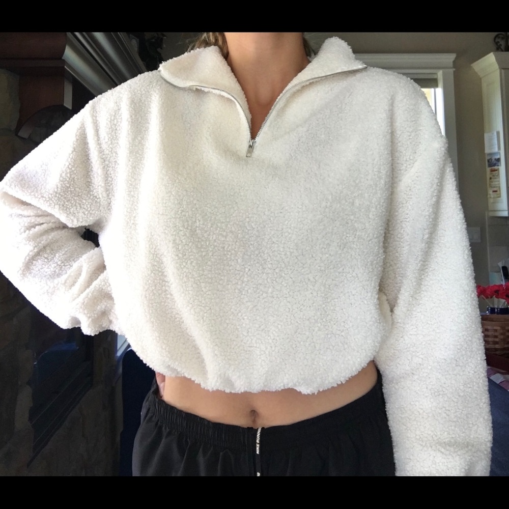 Sweatshirt